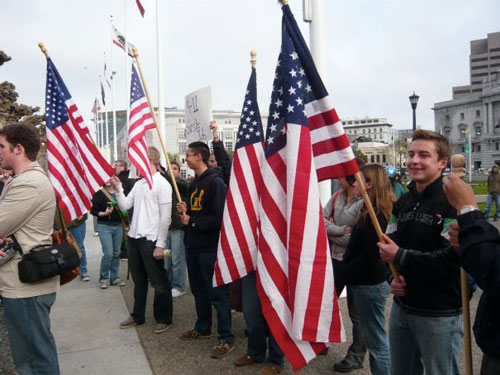 flags_at_5th_in_sf.jpg